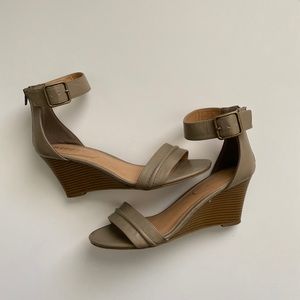 Report wedge sandals  brown and light army green